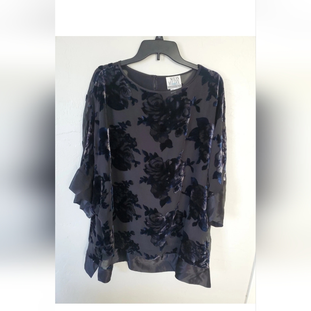 Nolan Miller Women's Silk&Rayon    Gray and Blue Floral Blouse